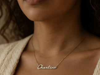 Collier prénom personnalisé femme & homme – Pendentif lettre cursive en acier inoxydable & Or 14K – Bijou tour de cou ras de cou 45 cm – Or ou Argent